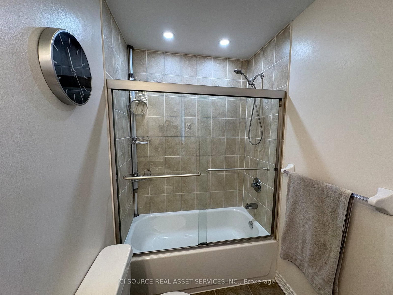 Townhouse for sale at 58 Blue Sky Trail, Hamilton, Ontario, L8B 0X6 - Waterdown - MLS: X12864872