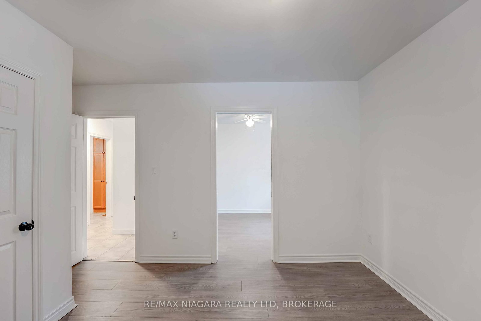 Detached House for sale at 5 St Peter Street, St. Catharines, Ontario, L2T 1N7 - Burleigh Hill - MLS: X12865056