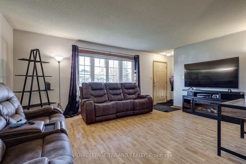 378 Highview Dr, St. Thomas, N5R 5Z5 | Image 3