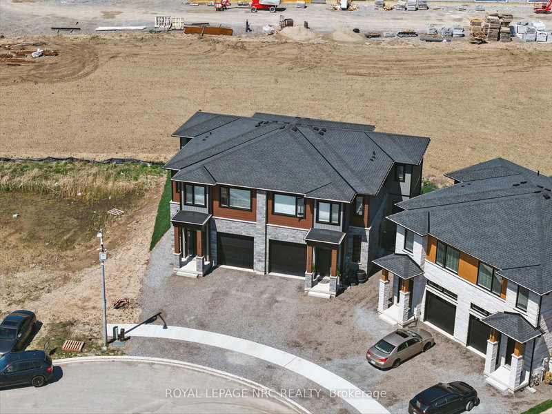 7384 Splendour Dr, Niagara Falls, L2H 3V8 | Image 3