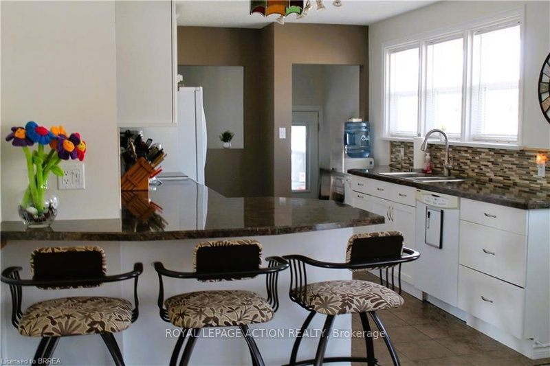 27 Collingdon Dr, Brantford, N3S 3C9 | Image 3