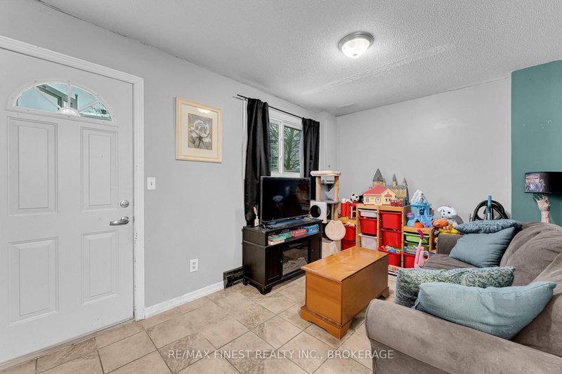 1101 Craig Lane, Kingston, K7M 7W6 | Image 3