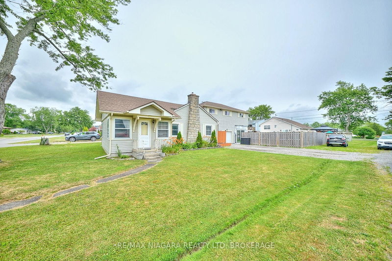 1444 Lakehurst Ave, Fort Erie, L2A 3A3 | Image 3