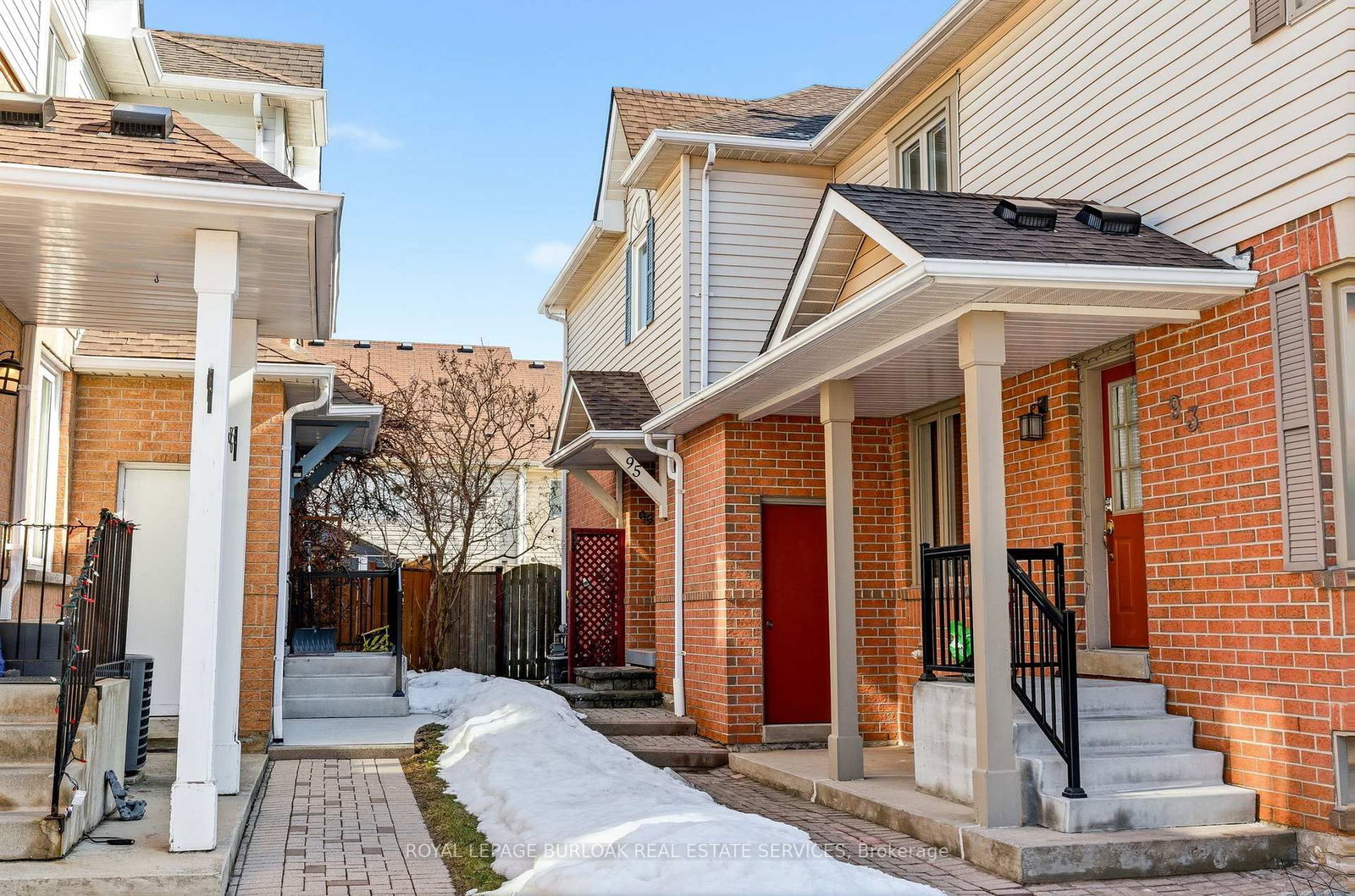 95 Thornlodge Drive - Photo 2