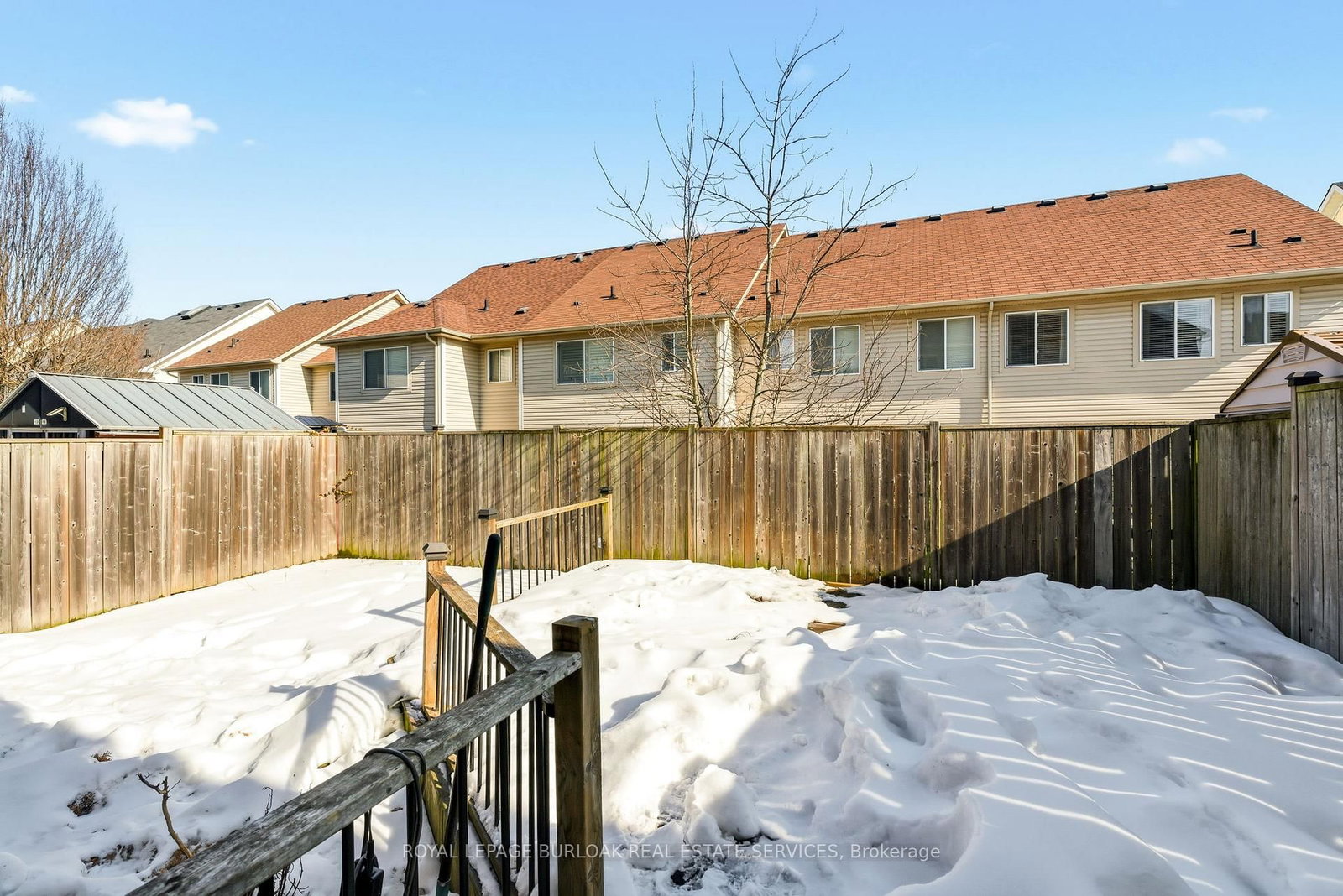 Townhouse for sale at 95 Thornlodge Drive, Hamilton, Ontario, L8B 0L9 - Waterdown - MLS: X12865806