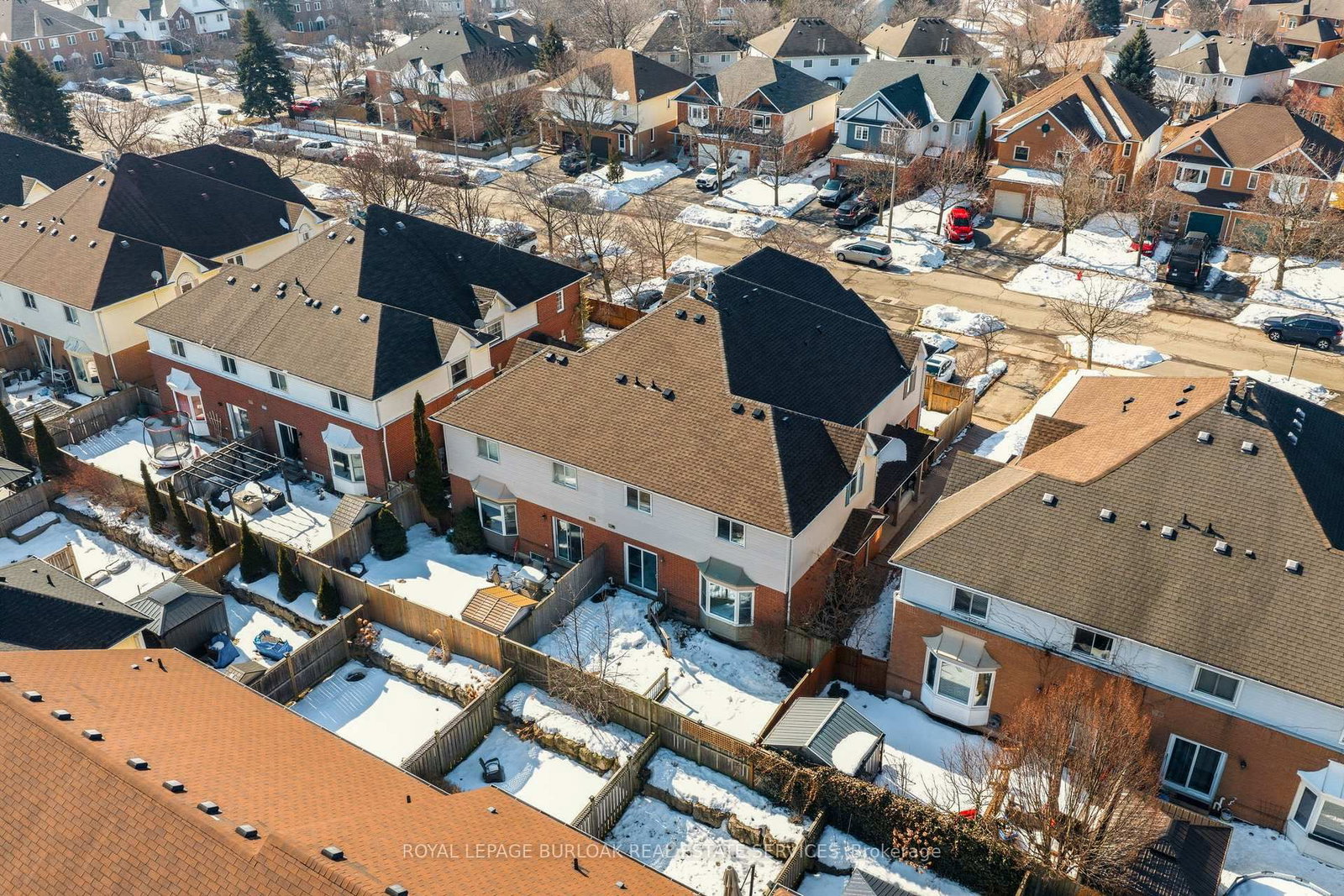 Townhouse for sale at 95 Thornlodge Drive, Hamilton, Ontario, L8B 0L9 - Waterdown - MLS: X12865806