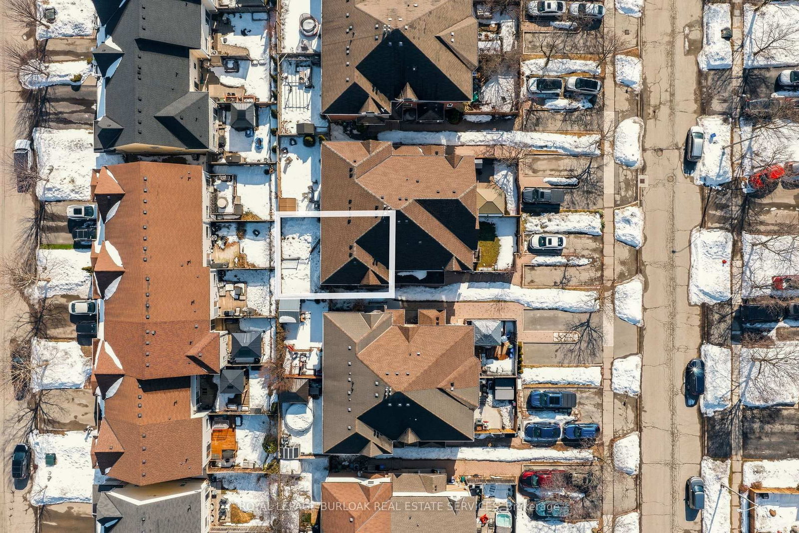 Townhouse for sale at 95 Thornlodge Drive, Hamilton, Ontario, L8B 0L9 - Waterdown - MLS: X12865806