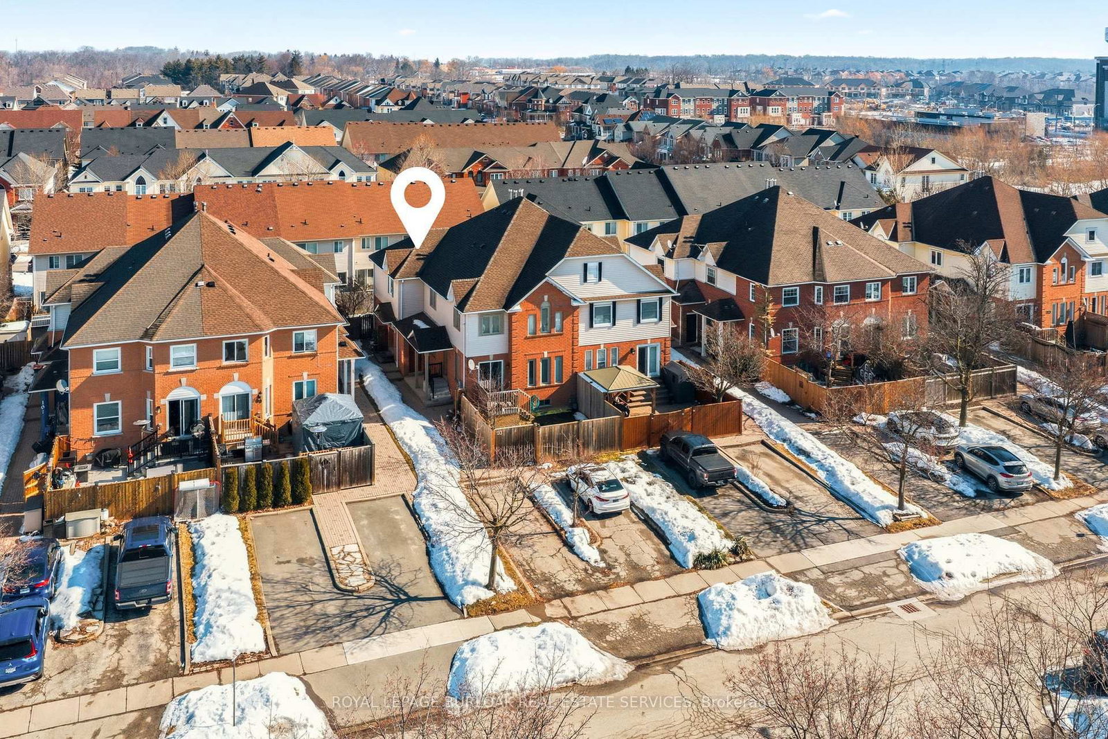 Townhouse for sale at 95 Thornlodge Drive, Hamilton, Ontario, L8B 0L9 - Waterdown - MLS: X12865806