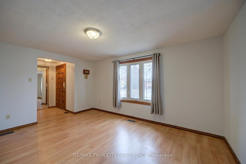 390 Brantwood Park Rd, Brantford, N3P 1K7 | Image 2