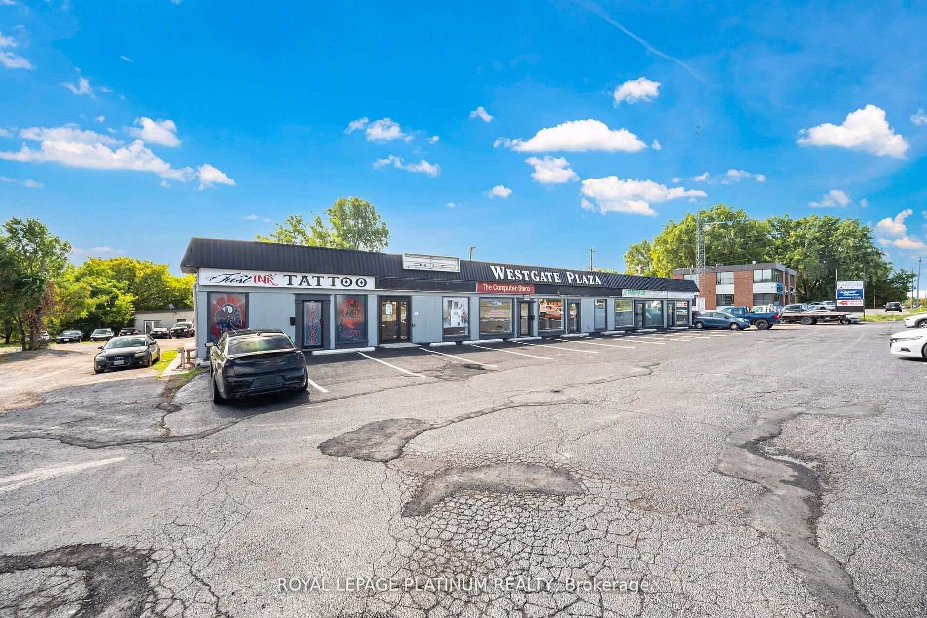 481 Dundas Street W, Unit 4