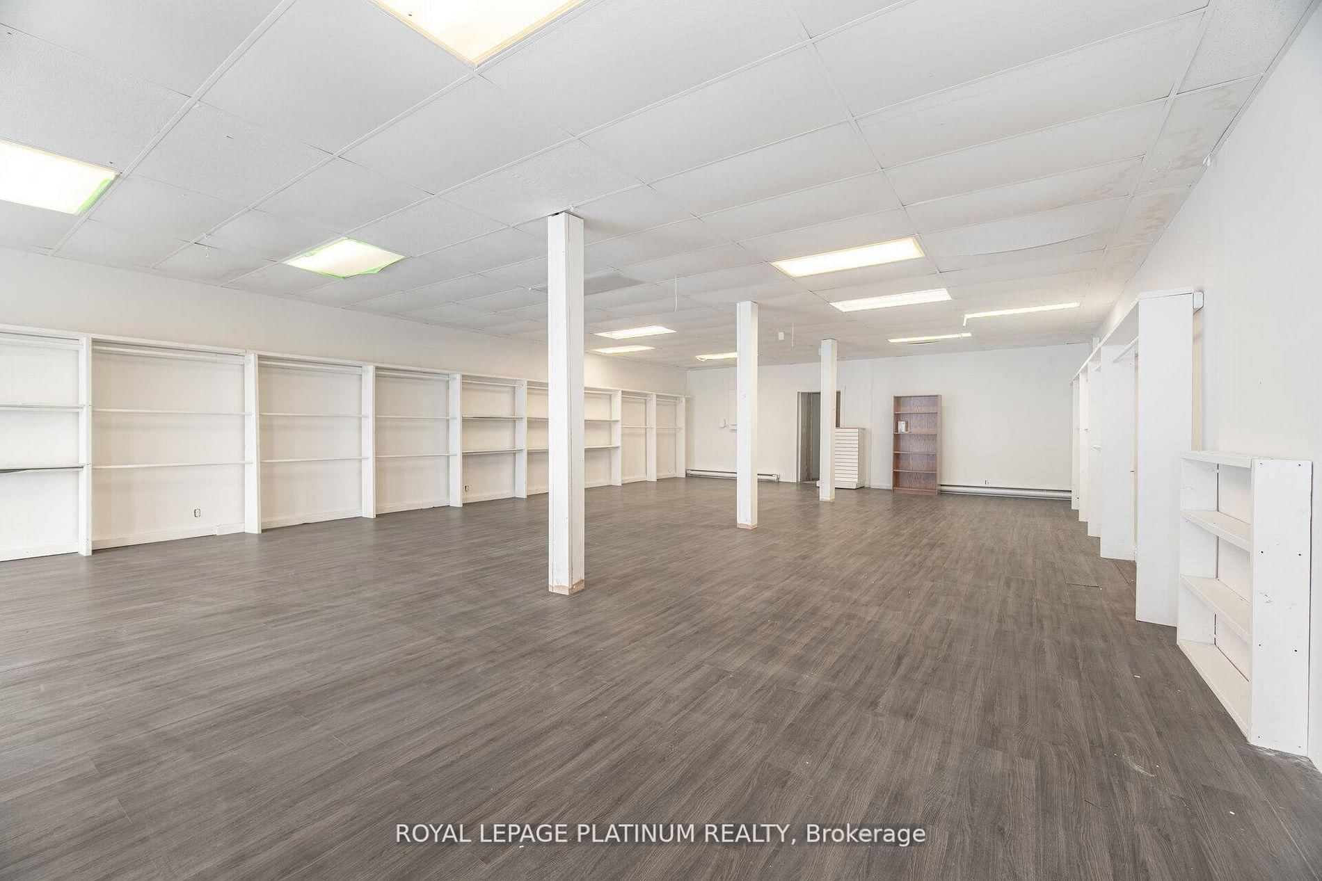 481 Dundas Street W, Unit 4