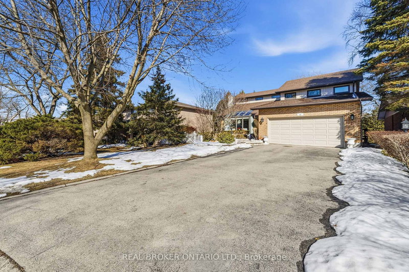 39 Templer Dr, Hamilton, L9G 3X7 | Image 2