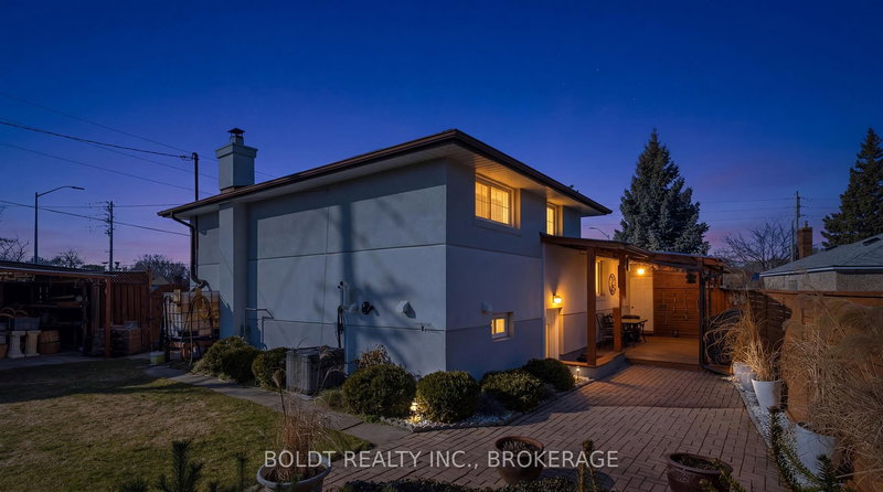 628 Vine St, St. Catharines, L2M 3V5 | Image 2