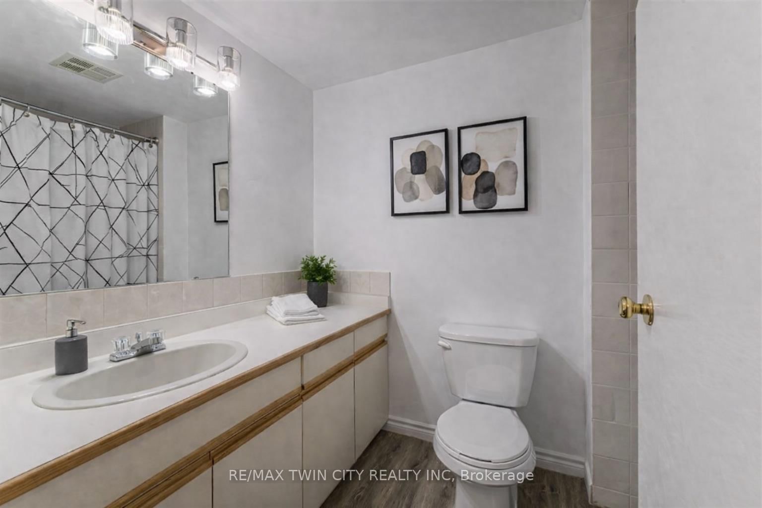 24 Marilyn Drive, Unit 101 - Photo 14