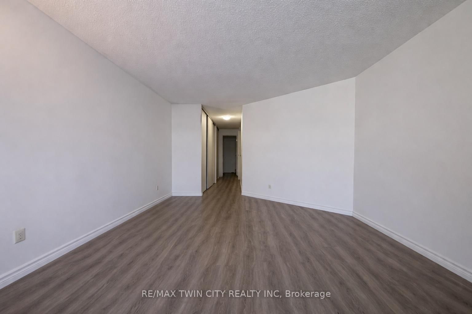 24 Marilyn Drive, Unit 101 - Photo 18