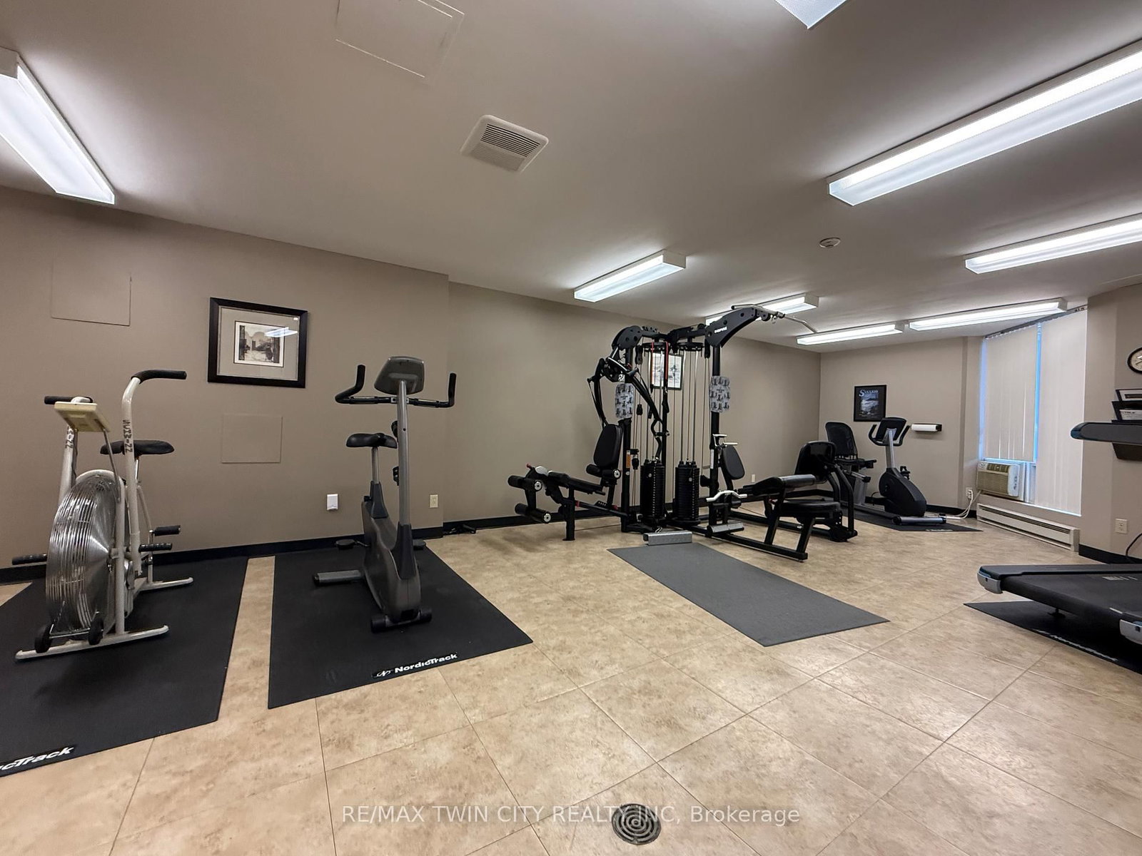 24 Marilyn Drive, Unit 101 - Photo 20