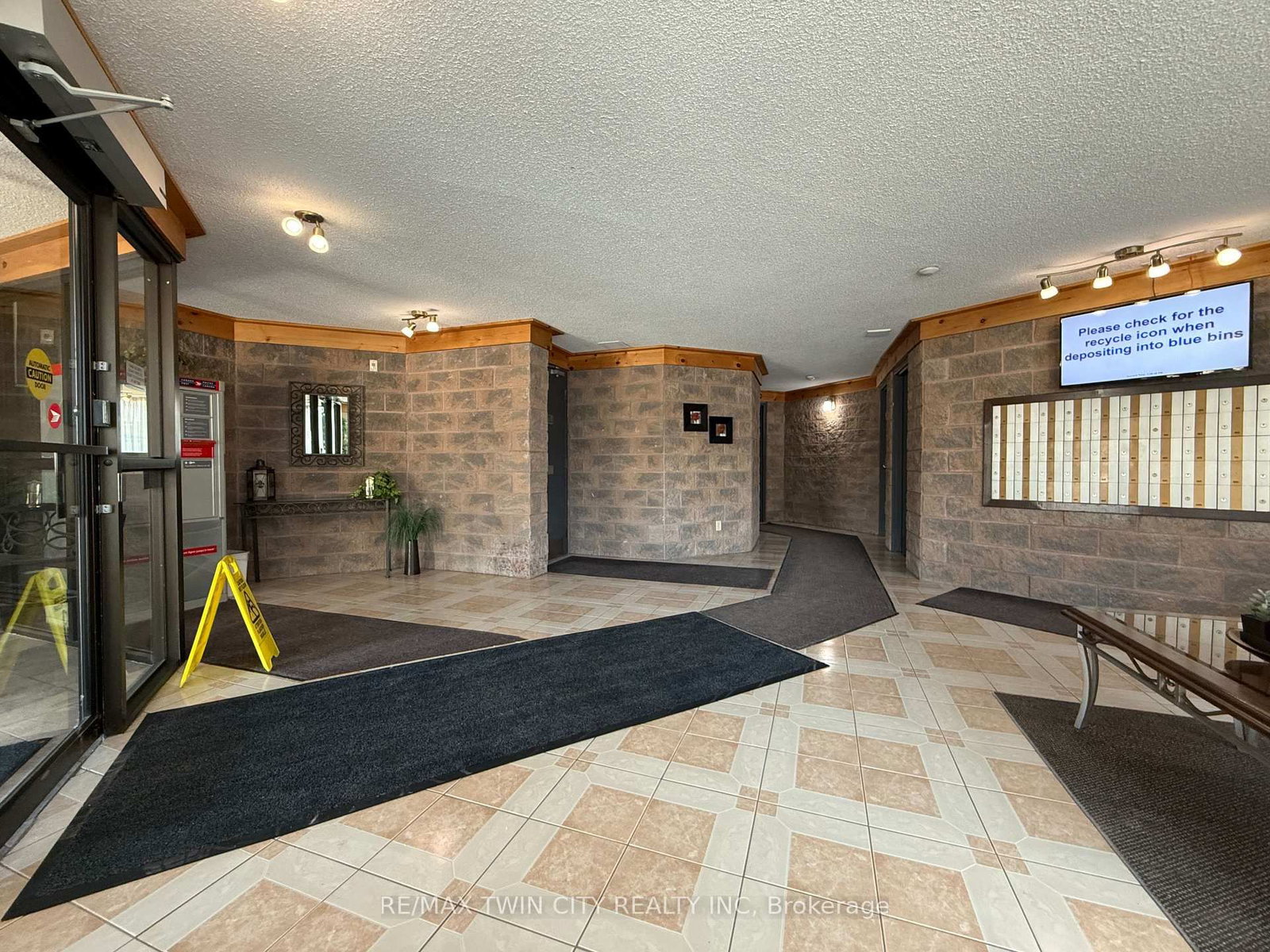 24 Marilyn Drive, Unit 101 - Photo 29