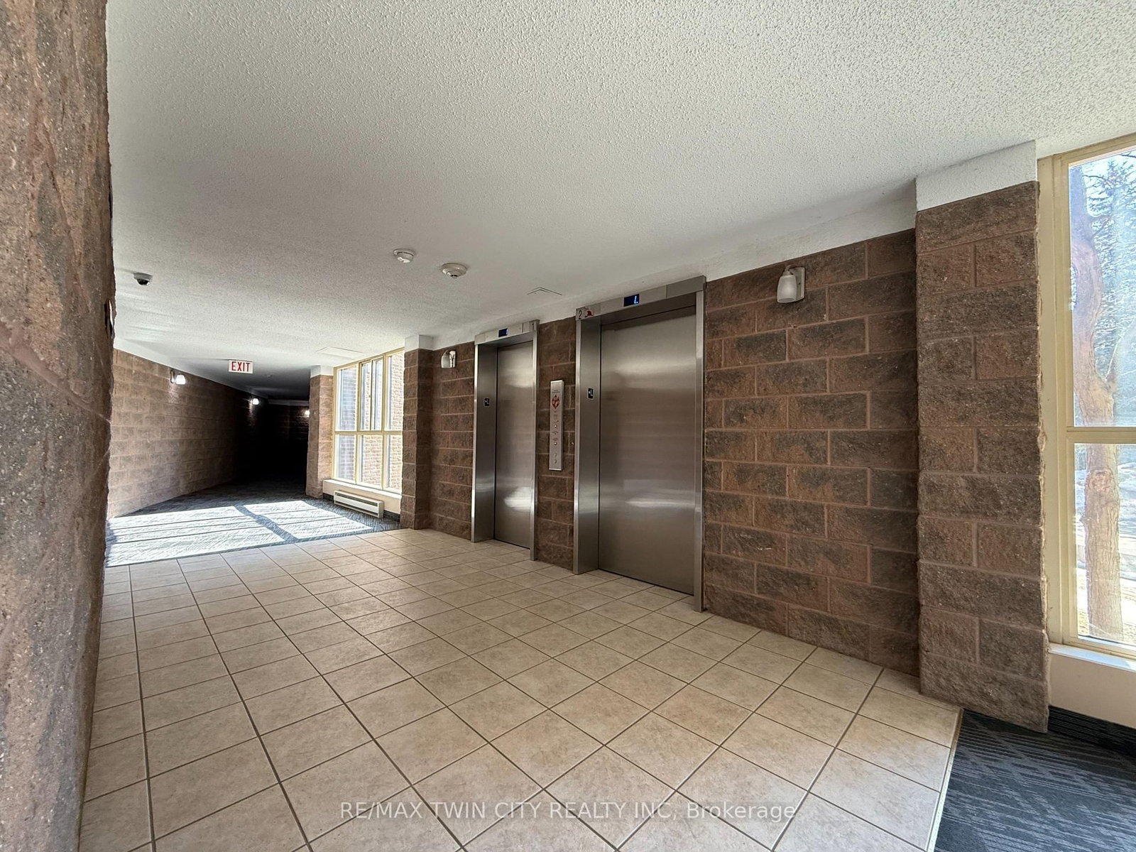 24 Marilyn Drive, Unit 101 - Photo 30