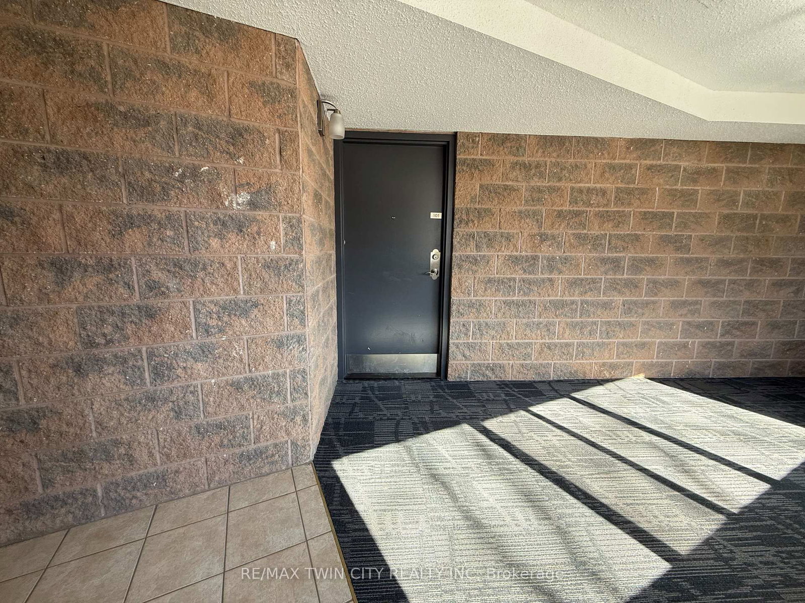 24 Marilyn Drive, Unit 101 - Photo 31