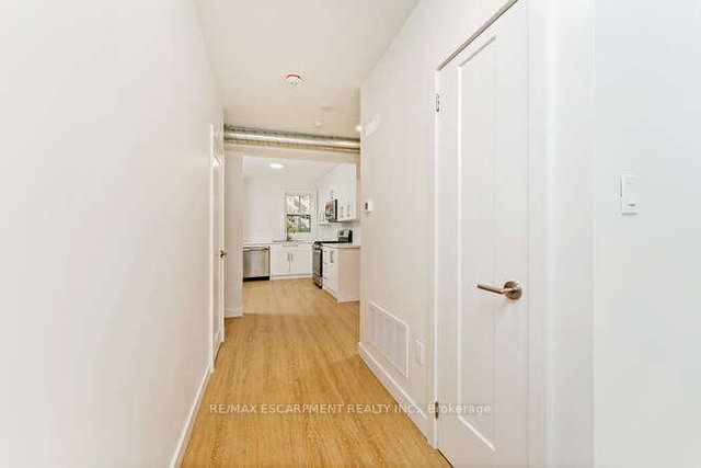 1 - 127 Victoria Avenue S