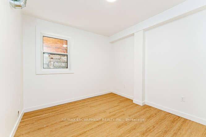 Semi-Detached House for lease at 1-127 Victoria Avenue, Hamilton, Ontario, L8N 2S9 - Stinson - MLS: X12866574