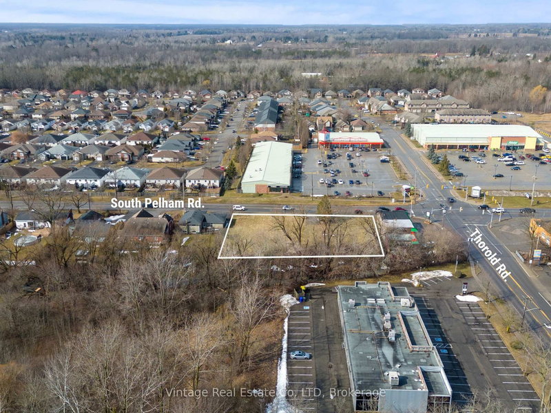 592 South Pelham Rd, Welland, L3C 3C6 | Image 2