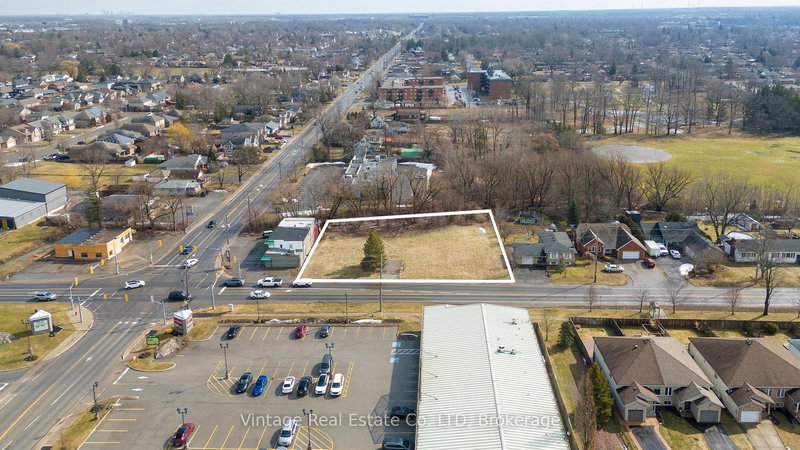 592 South Pelham Rd, Welland, L3C 3C6 | Image 3