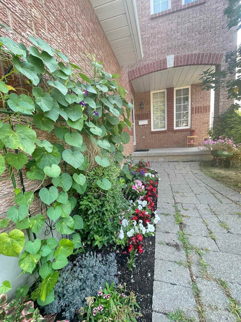 1344 Thornwood Cres, Kingston, K7P 3B5 | Image 3