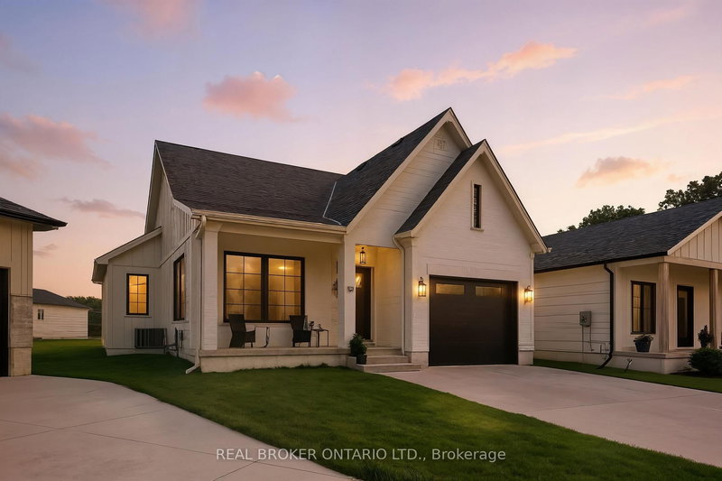 home for sale on 10 Macneil Court