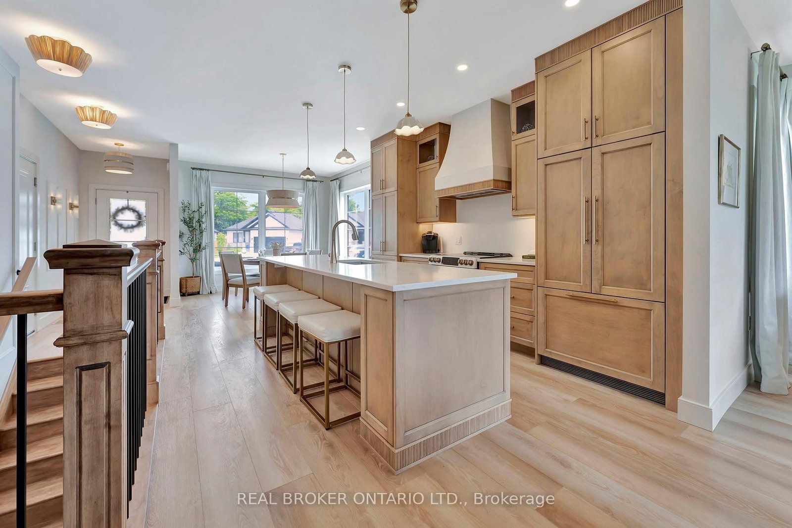 Listing Image 12