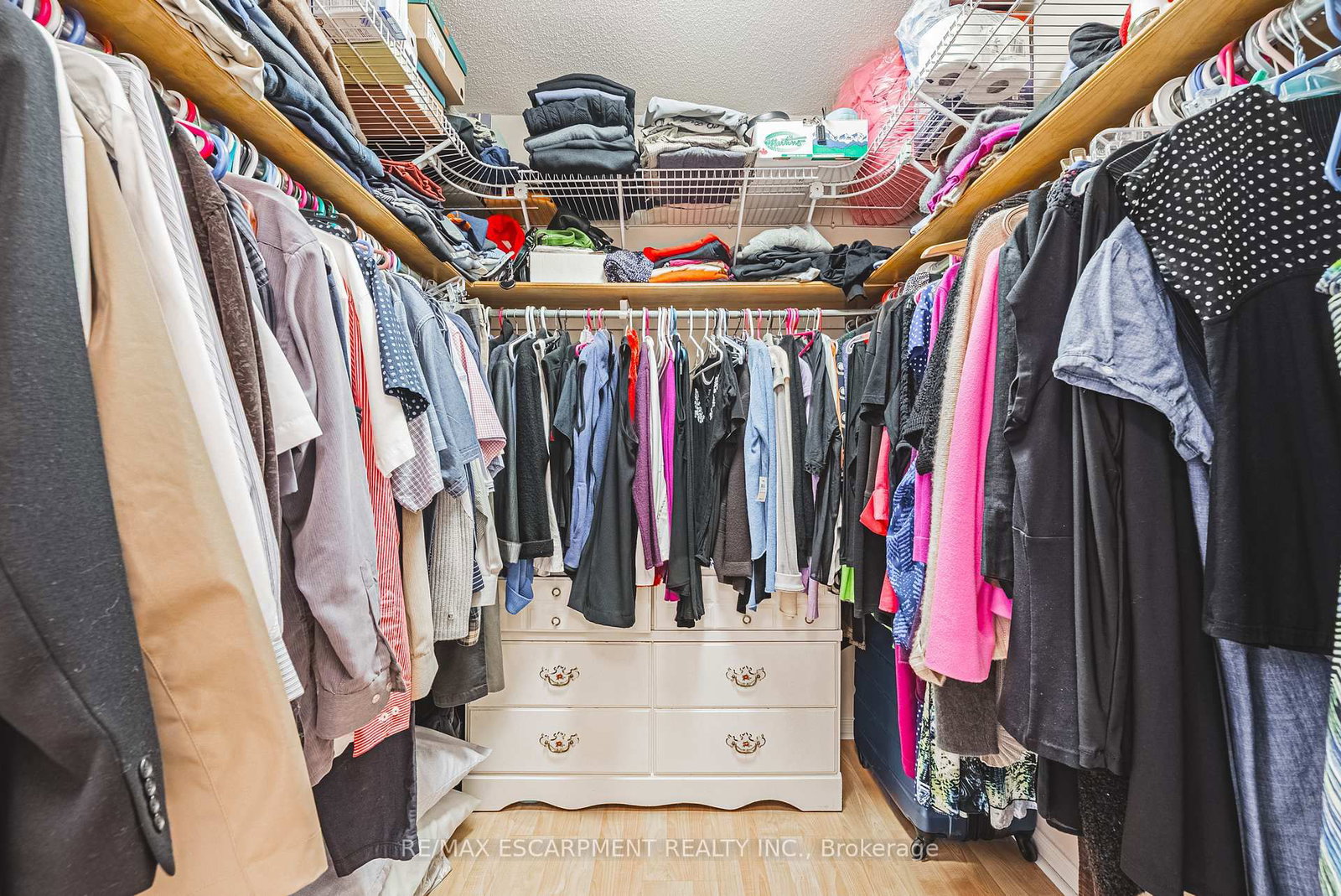 Detached House for sale at 110 Highbury Drive, Hamilton, Ontario, L8J 3P4 - Stoney Creek Mountain - MLS: X12867046