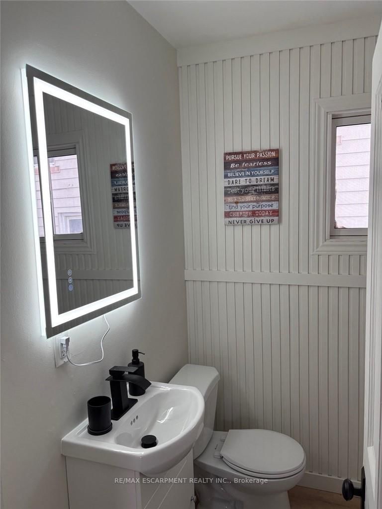 Detached House for sale at 30 Eastchester Avenue, St. Catharines, Ontario, L2P 2V6 - E. Chester - MLS: X12867196