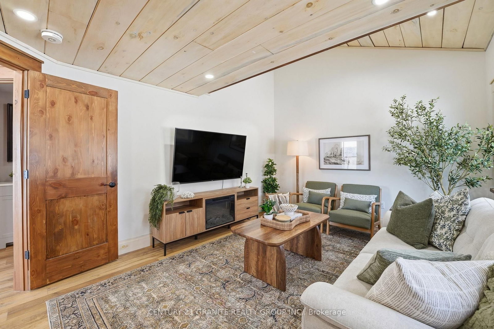 824 East Road Loop • Bancroft, ON photo 15