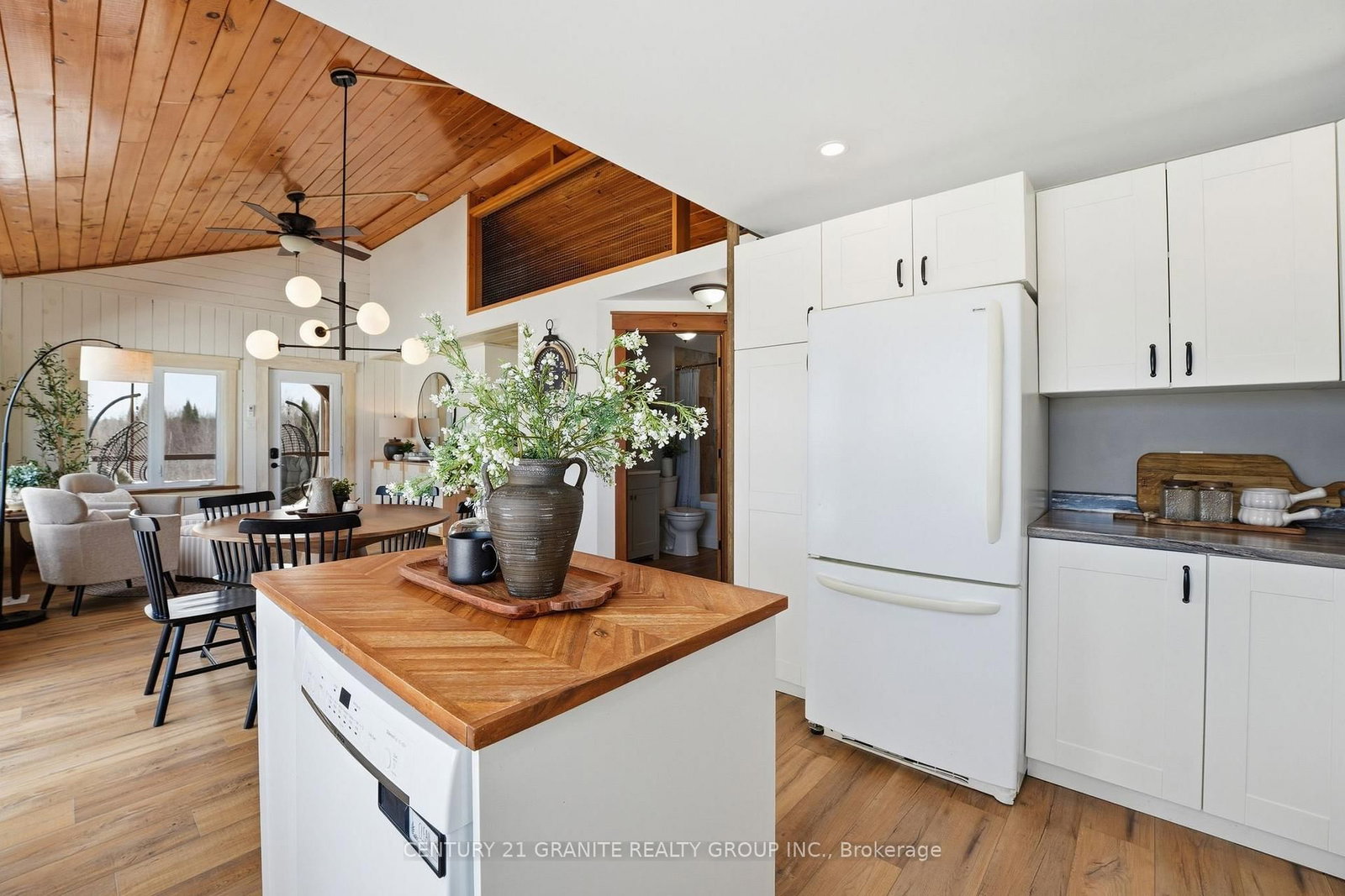 824 East Road Loop • Bancroft, ON photo 5