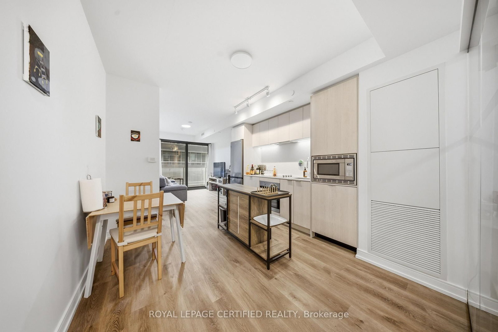 Condo for sale at 1314-1 Jarvis Street, Hamilton, Ontario, L8R 3J2 - Beasley - MLS: X12867498