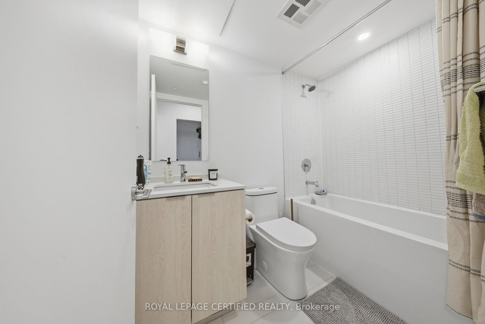 Condo for sale at 1314-1 Jarvis Street, Hamilton, Ontario, L8R 3J2 - Beasley - MLS: X12867498