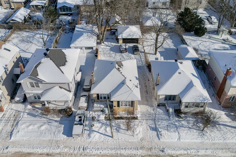 31 Beverley St, Kingston, K7L 3Y5 | Image 2