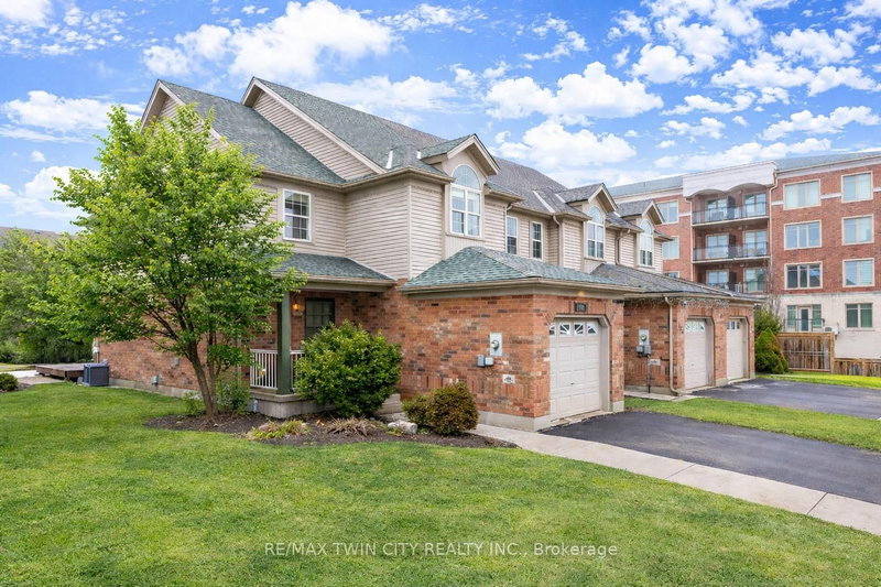 142 Dubrick Cres, Kitchener, N2E 4G3 | Image 2