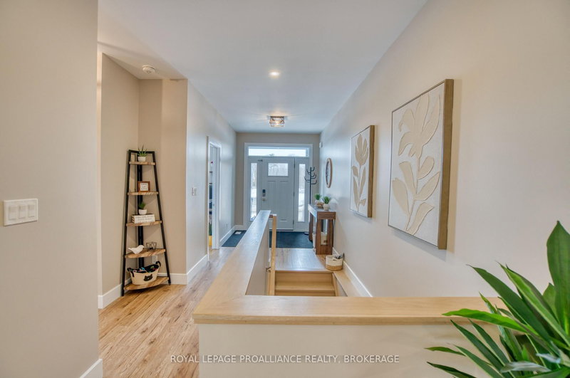 620 Graceland Ave, Kingston, K7M 7P7 | Image 3