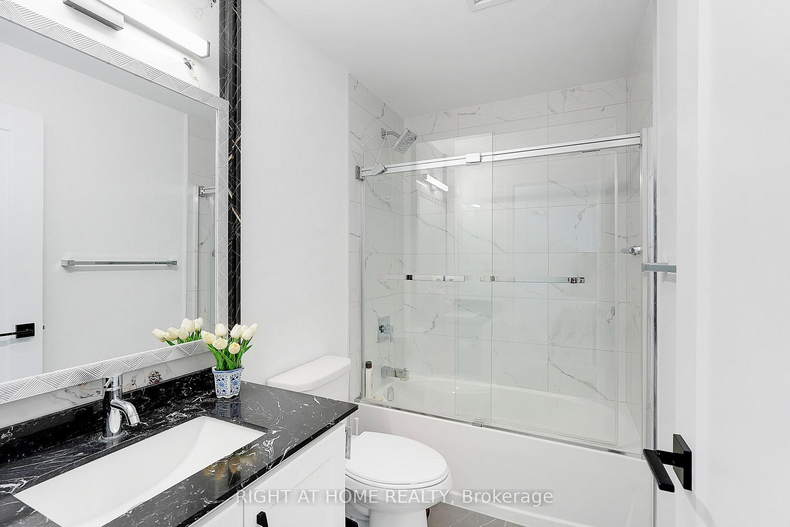 Condo for sale at 905-460 Dundas Street, Hamilton, Ontario, L8B 2A5 - Waterdown - MLS: X12867730