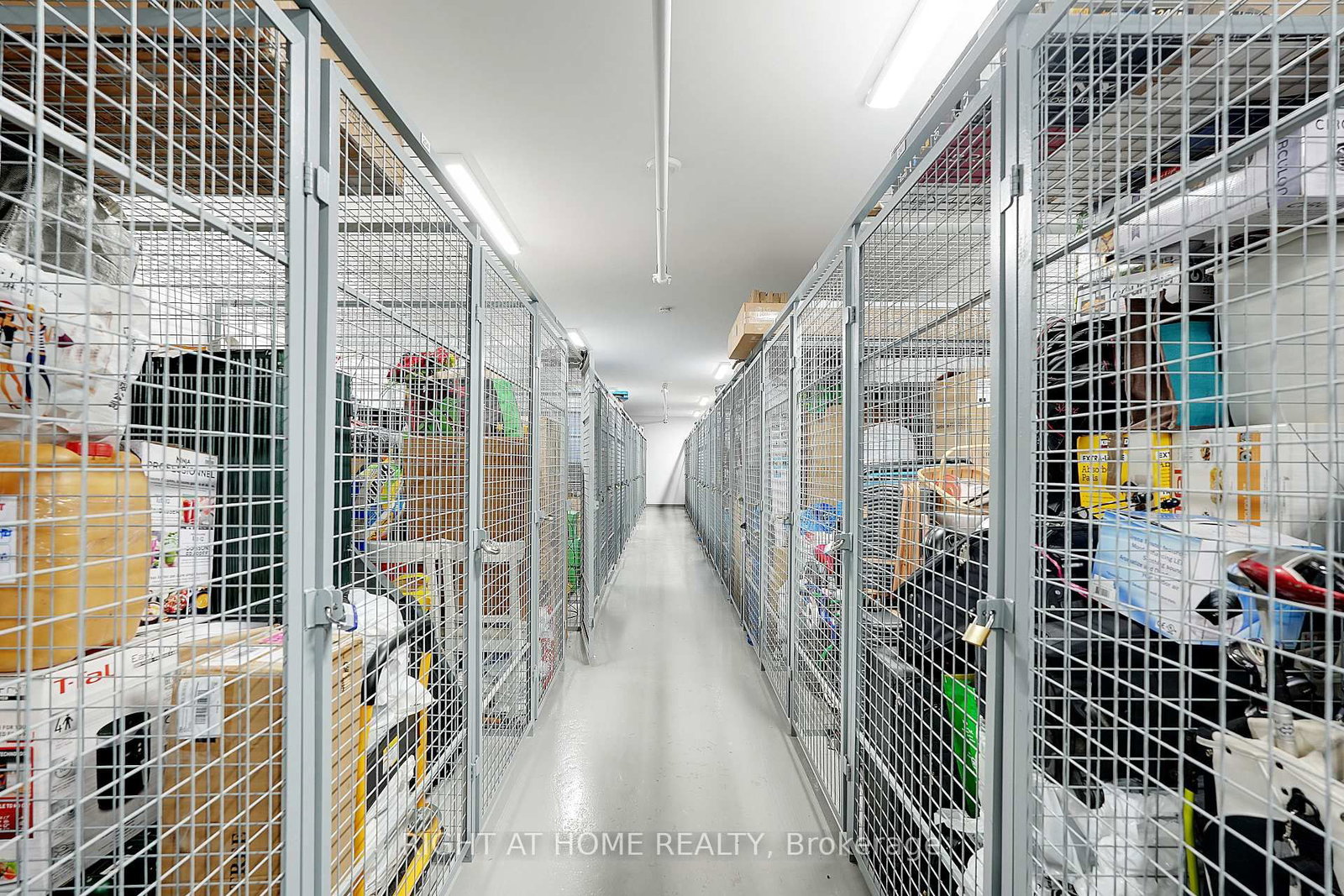 Condo for sale at 905-460 Dundas Street, Hamilton, Ontario, L8B 2A5 - Waterdown - MLS: X12867730