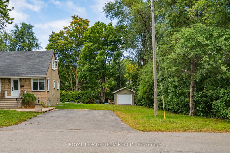 7 Tower Rd, Ottawa, K2G 2E2 | Image 2