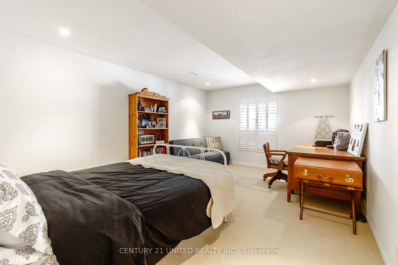 Detached House for sale at 1358 Haggis Drive, Peterborough, Ontario, K9K 2S7 - Monaghan Ward 2 - MLS: X12868056