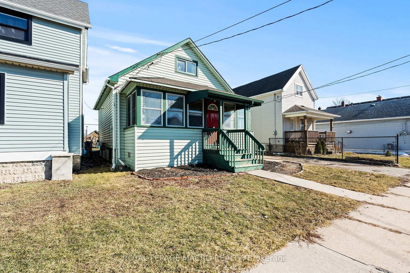 205 Mitchell St, Port Colborne, L3K 1Y4 | Image 3