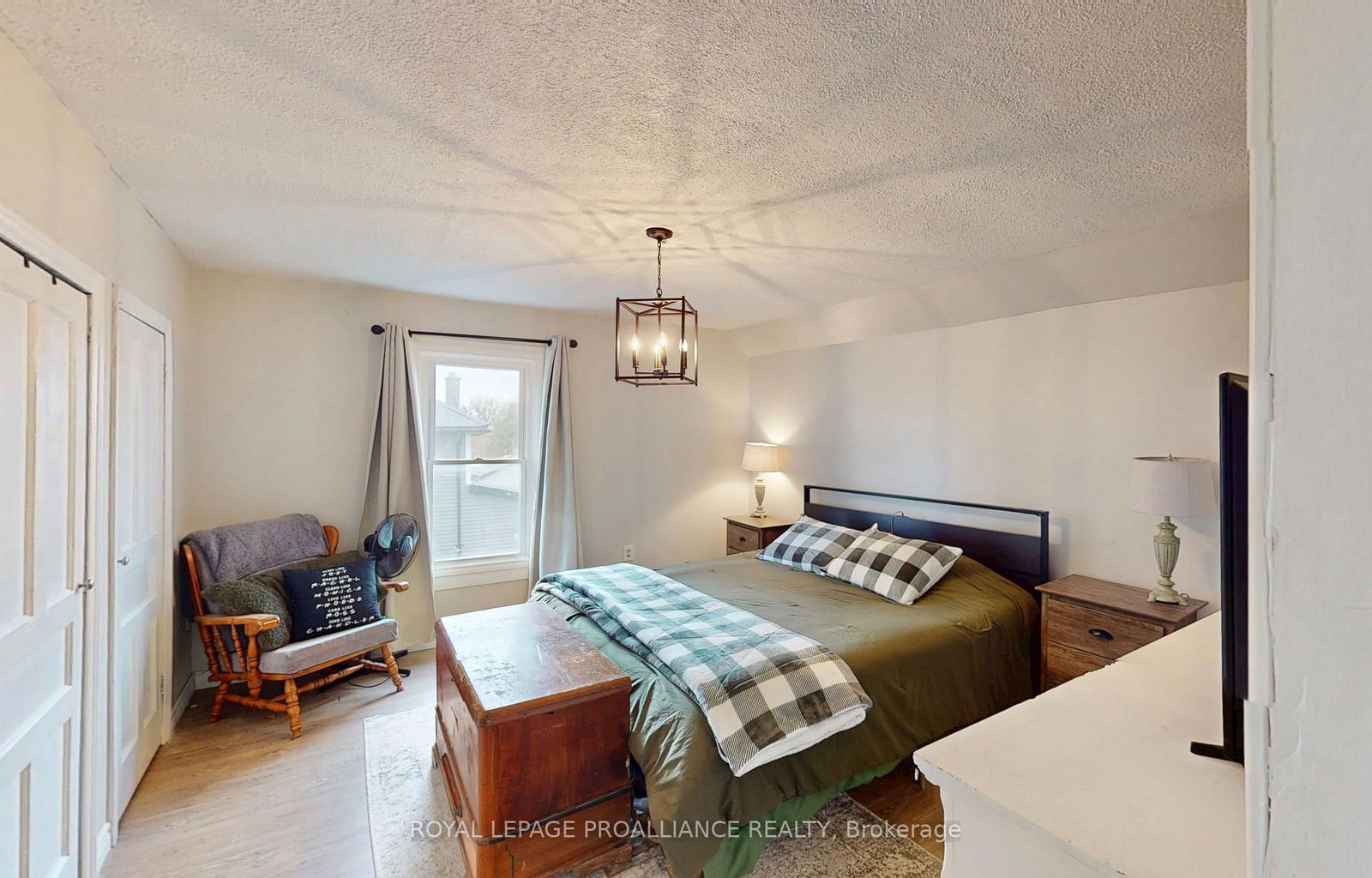 Detached House for sale at 32 McNichol Avenue, Quinte West, Ontario, K8V 2R6 - Trenton Ward - MLS: X12868346