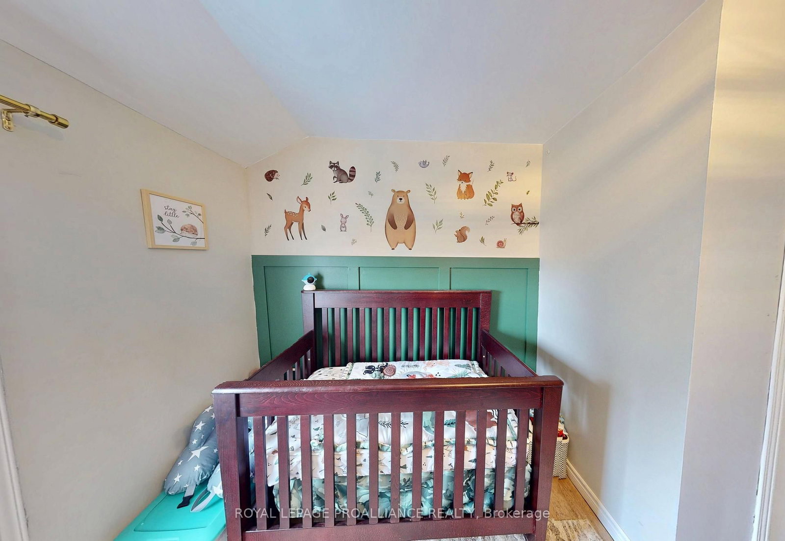 Detached House for sale at 32 McNichol Avenue, Quinte West, Ontario, K8V 2R6 - Trenton Ward - MLS: X12868346