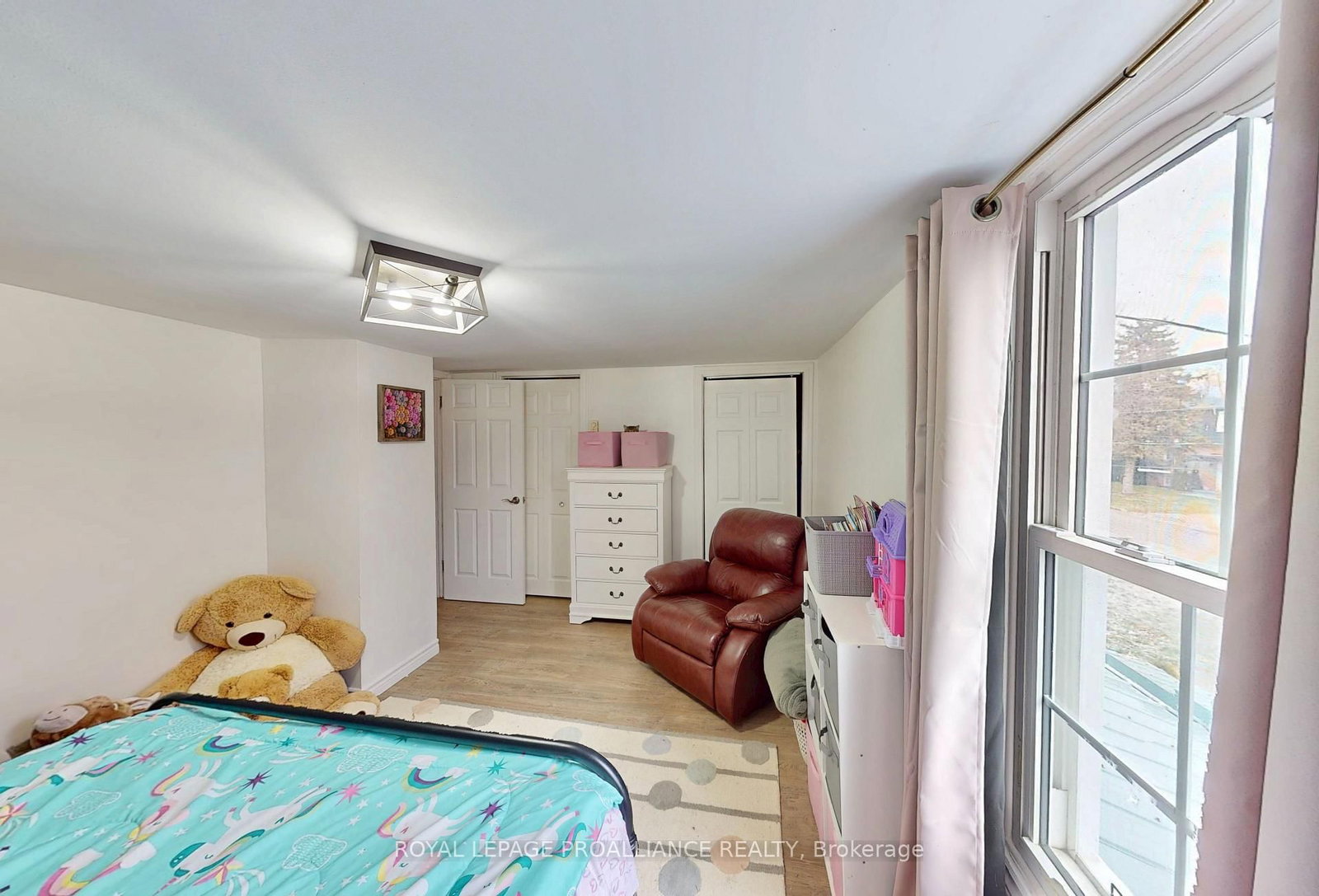 Detached House for sale at 32 McNichol Avenue, Quinte West, Ontario, K8V 2R6 - Trenton Ward - MLS: X12868346