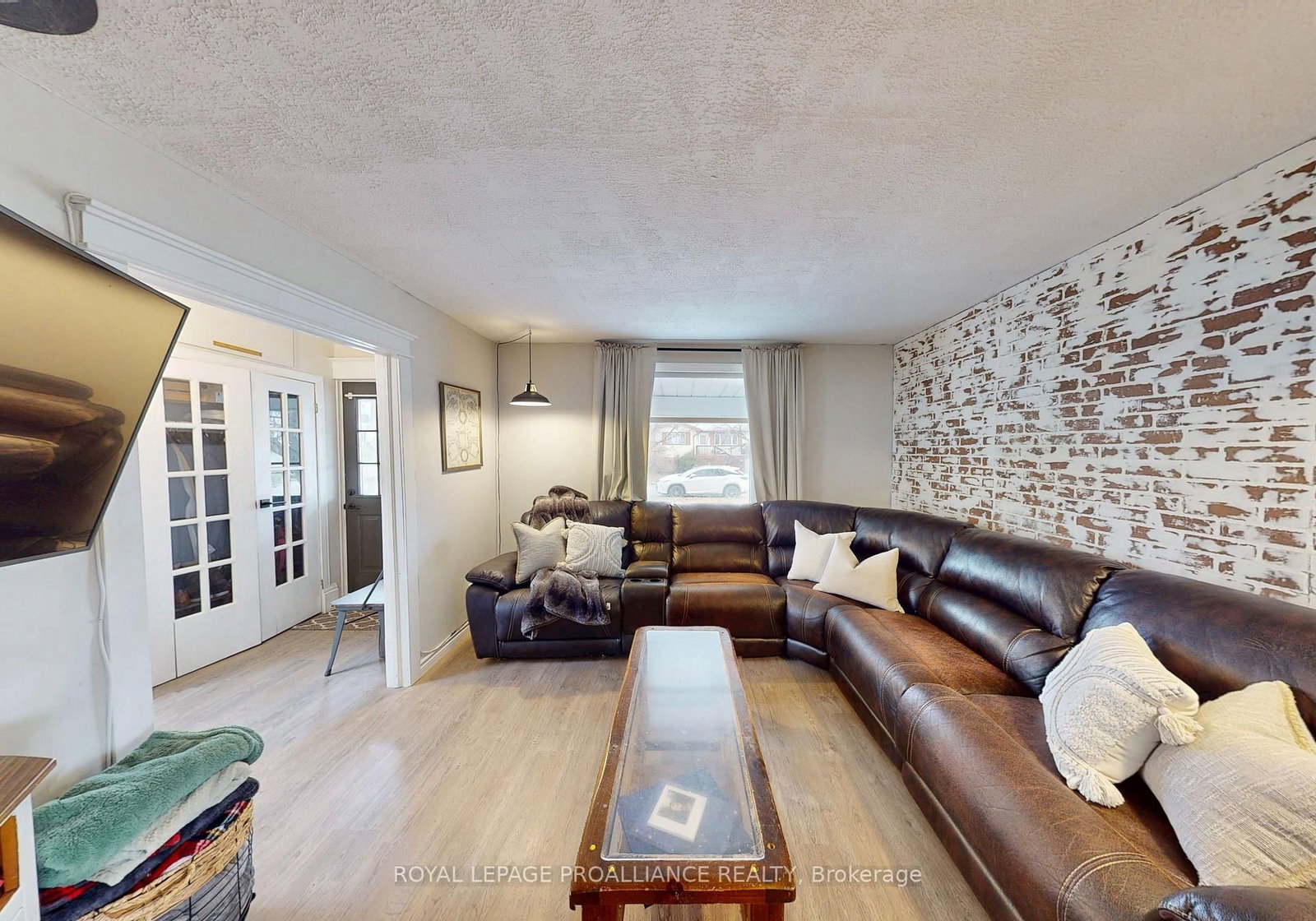 Detached House for sale at 32 McNichol Avenue, Quinte West, Ontario, K8V 2R6 - Trenton Ward - MLS: X12868346