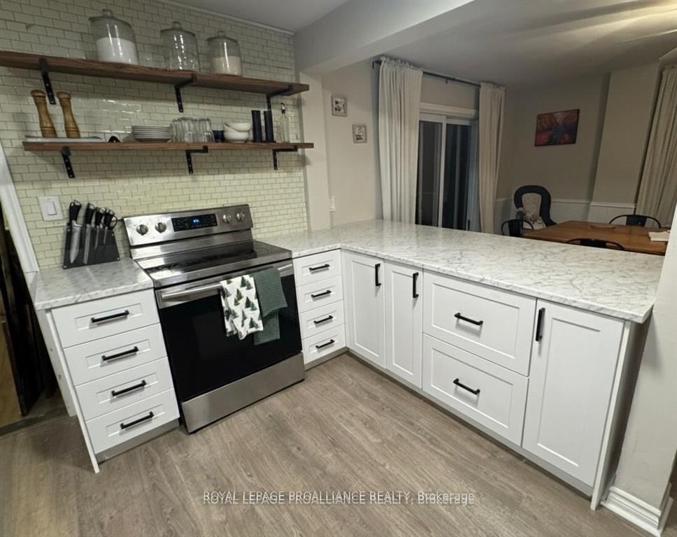 Detached House for sale at 32 McNichol Avenue, Quinte West, Ontario, K8V 2R6 - Trenton Ward - MLS: X12868346