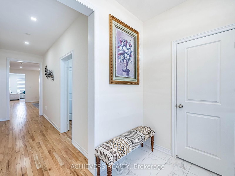 451 Black Cherry Cres, Shelburne, L9V 3Y7 | Image 3